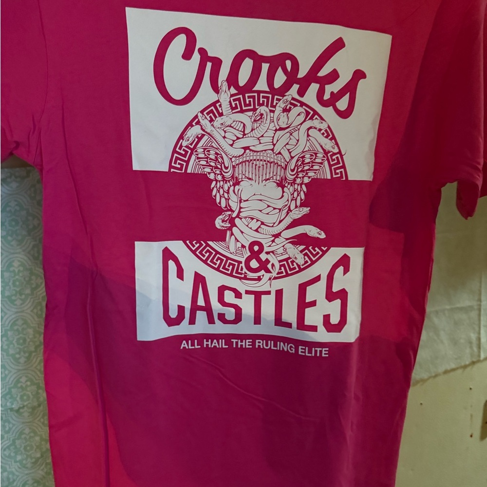 Men’s Crooks & Castles Bold Pink Tee Med